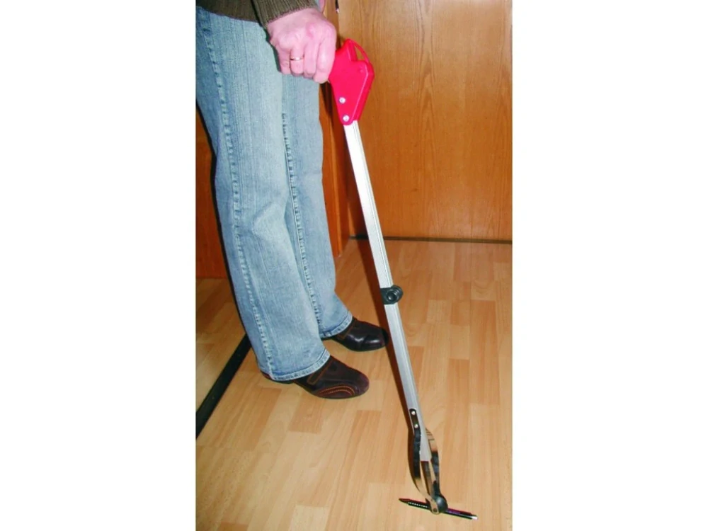 Podavač predmetov skladací 82 cm